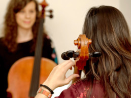 Clases de violonchelo para adultos en Madrid con Inés Suárez.